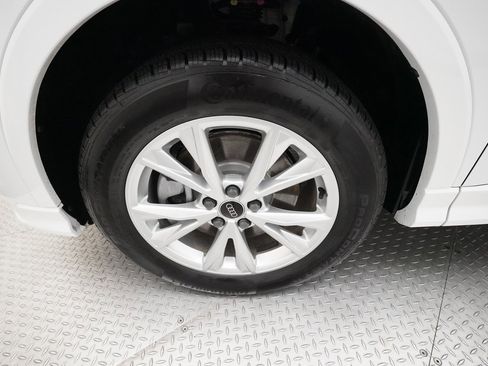 Used 2025 Audi Q3 2.0T Premium w/ Convenience Package image 8