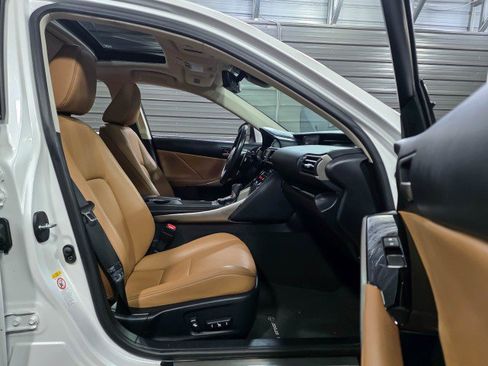 Used 2018 Lexus IS 300 image 15