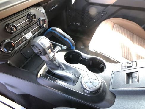 Used 2023 Ford Bronco Outer Banks image 19