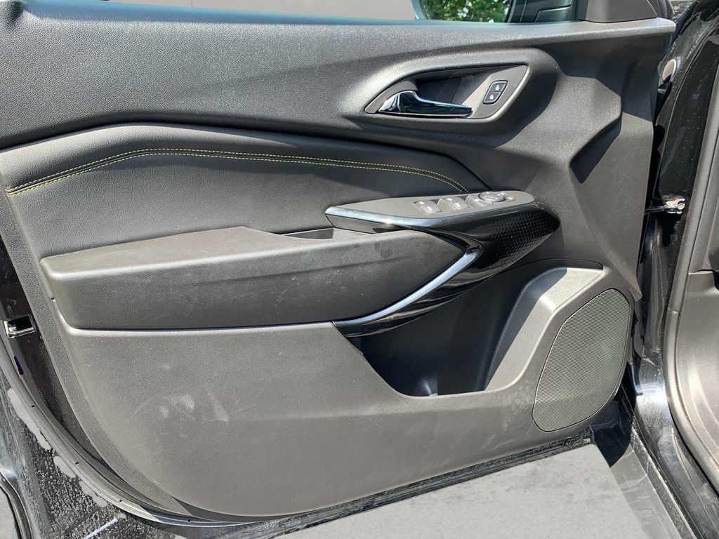 Used 2024 Chevrolet Trax ACTIV w/ Sunroof Package FWD image 11