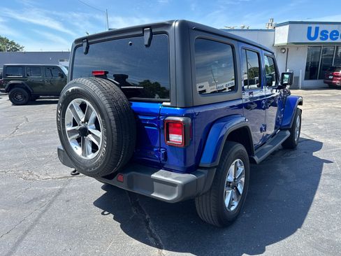 Used 2018 Jeep Wrangler Unlimited Sahara AWD/4WD image 5