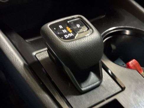 Used 2023 Nissan Rogue SV image 17