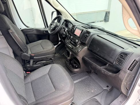 Used 2023 RAM ProMaster 2500 FWD image 12