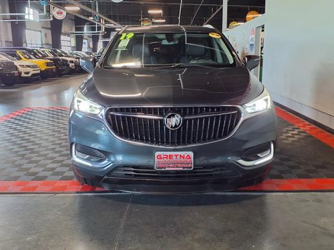 Used 2019 Buick Enclave Essence AWD/4WD image 3