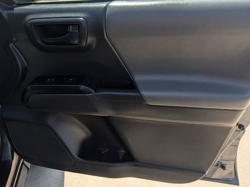 Used 2022 Toyota Tacoma SR AWD/4WD image 32