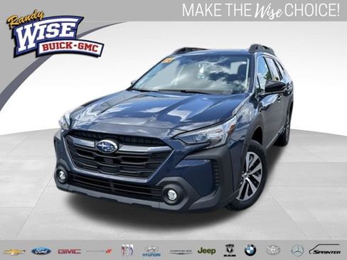 Used 2024 Subaru Outback Premium AWD/4WD image 1