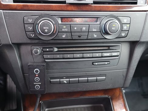 Used 2011 BMW 335i Convertible RWD image 34