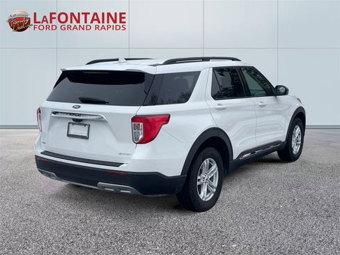 Used 2023 Ford Explorer XLT w/ Equipment Group 202A image 7