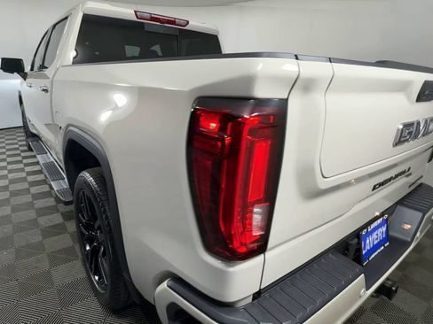 New 2026 GMC Sierra 1500 Denali w/ LPO, Black Badging Package AWD/4WD image 9