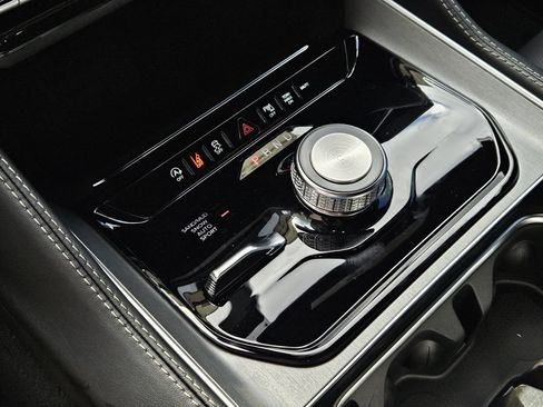 New 2026 Jeep Grand Wagoneer L Limited AWD/4WD image 22