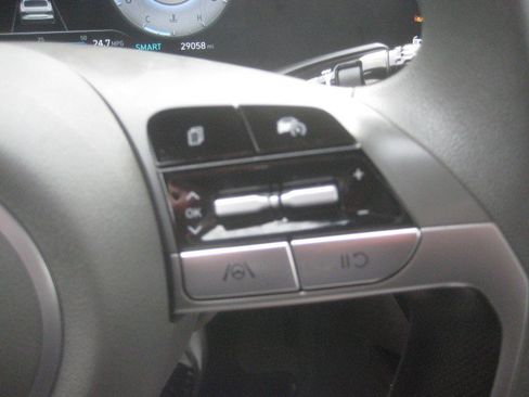Used 2024 Hyundai Elantra SEL FWD image 24