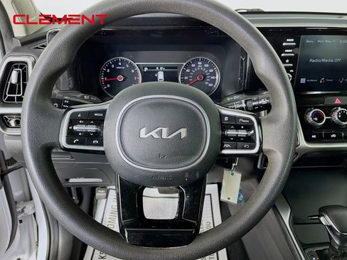 Used 2022 Kia Sorento LX FWD image 14