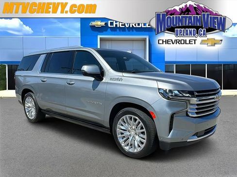 Used 2024 Chevrolet Suburban High Country w/ Advanced Technology Package image 1