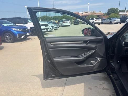 Certified 2019 Honda Accord LX image 9