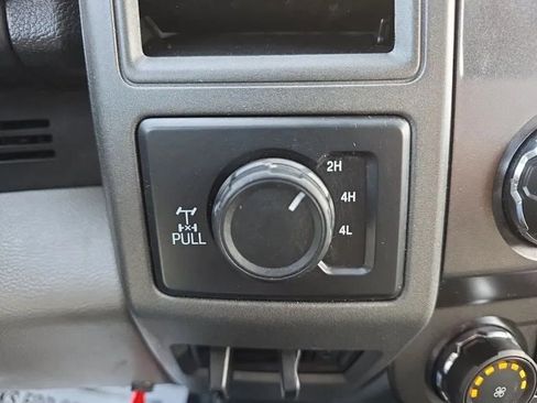 Used 2019 Ford F250 XL w/ STX Appearance Package image 27