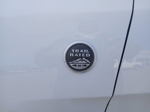 Used 2021 Jeep Grand Cherokee Limited w/ Premium Lighting Group image 12