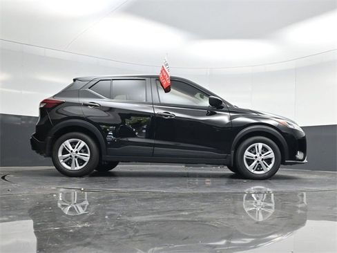 Used 2025 Nissan Kicks Play S image 47