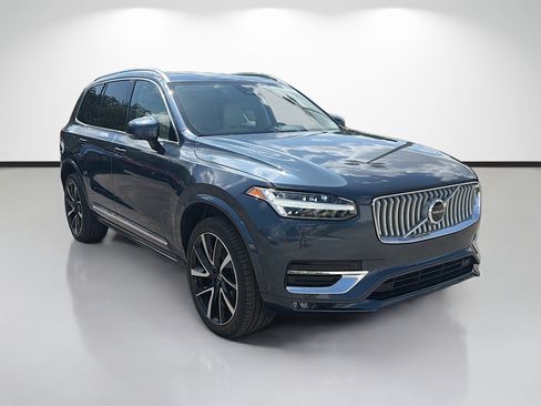 Used 2025 Volvo XC90 B5 Plus w/ Protection Package Premier AWD/4WD image 7