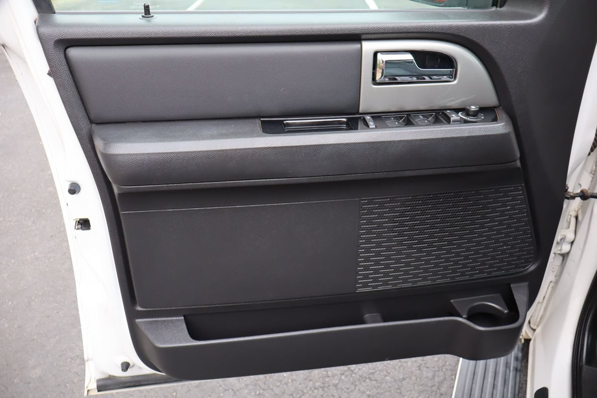Used 2014 Ford Expedition Limited w/ Equipment Group 301A RWD image 27