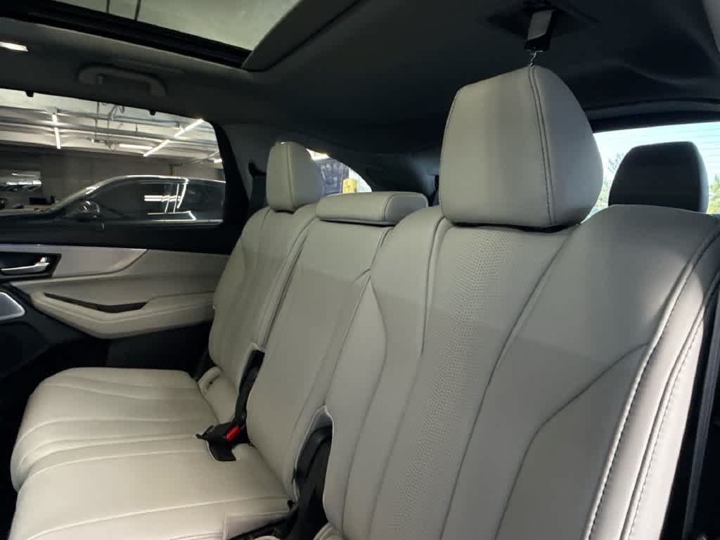 Used 2025 Acura MDX w/ Technology Package FWD image 22