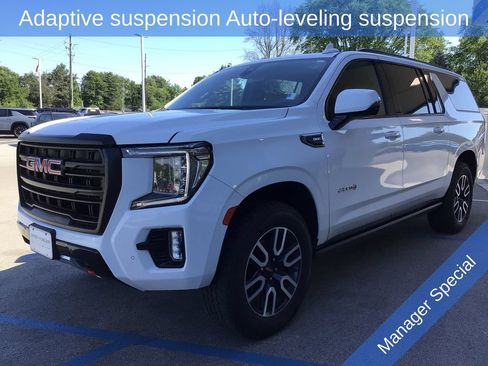 Used 2023 GMC Yukon XL AT4 w/ AT4 Premium Plus Package AWD/4WD image 13