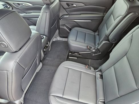 New 2027 Chevrolet Traverse LT w/ Midnight/Sport Edition FWD image 27