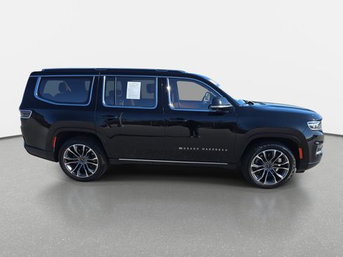 Used 2022 Jeep Grand Wagoneer Series III w/ Rear Seat Video Group 1 image 4