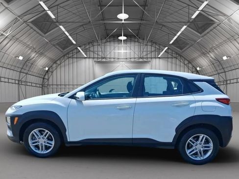 Used 2021 Hyundai Kona SE AWD/4WD image 2