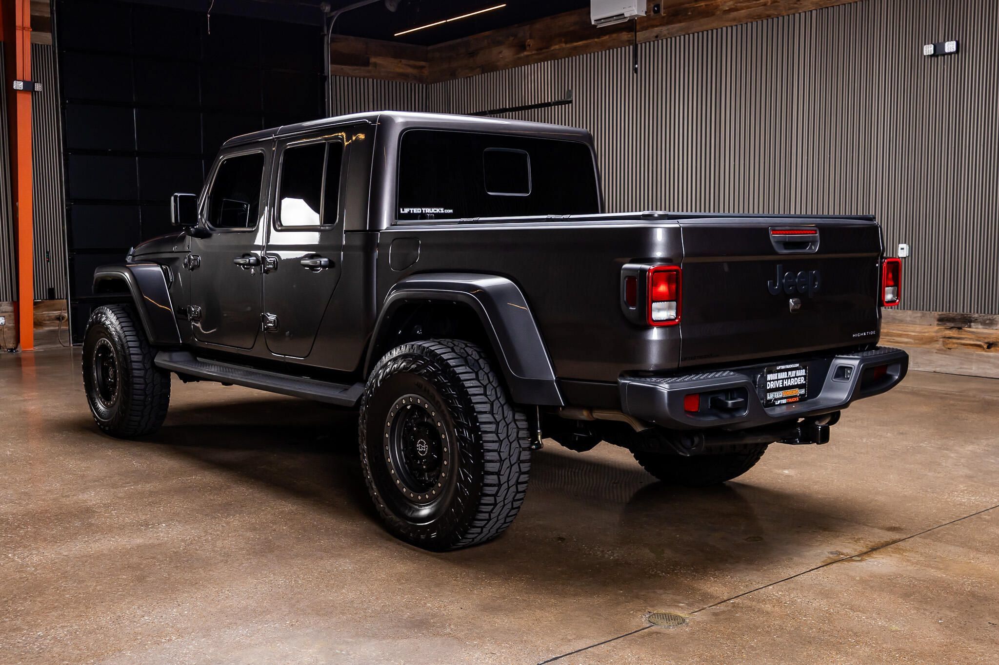 Used 2025 Jeep Gladiator Sport AWD/4WD image 6