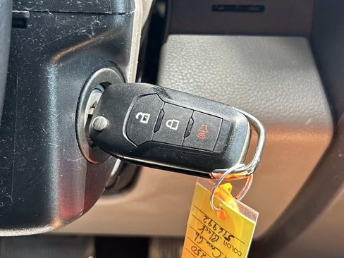 Used 2019 Ford F250 XLT w/ XLT Premium Package AWD/4WD image 34