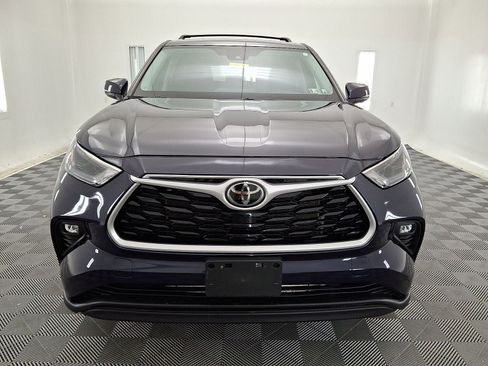 Used 2022 Toyota Highlander LE AWD/4WD image 20