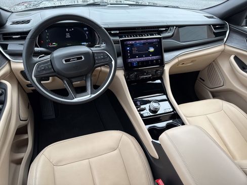 Used 2022 Jeep Grand Cherokee Limited 4xe image 21