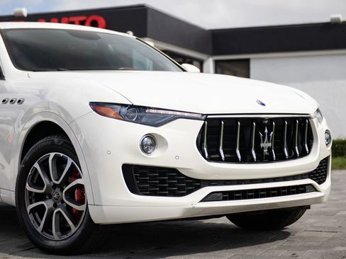 Used 2020 Maserati Levante S AWD/4WD image 3