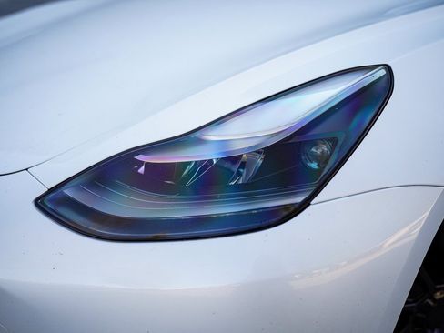 Used 2023 Tesla Model 3 Standard Range image 4