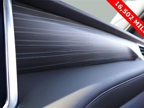 Used 2024 GMC Yukon Denali image 90