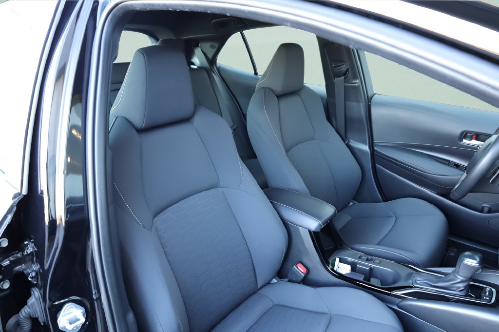 Certified 2025 Toyota Corolla SE w/ SE Package FWD image 23