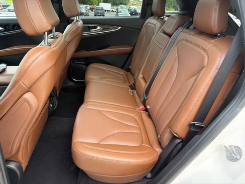 Used 2023 Lincoln Nautilus Reserve FWD image 16