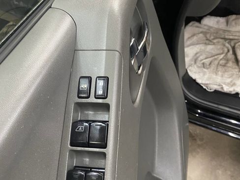 Used 2018 Nissan Frontier SV image 8