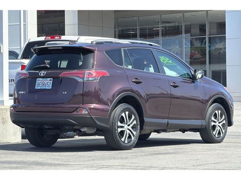 Used 2018 Toyota RAV4 LE w/ All Weather Liner Package FWD image 4