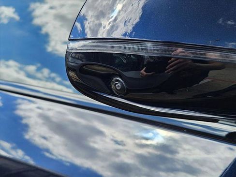 Used 2025 BMW X5 xDrive40i w/ M Sport Package image 6