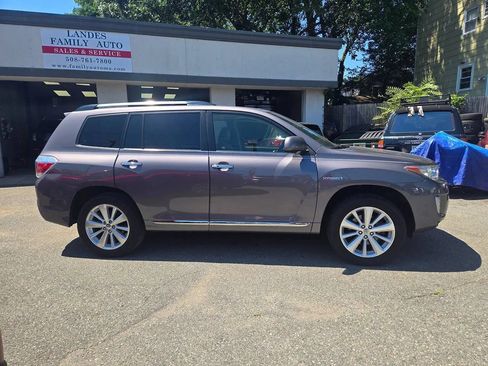 Used 2013 Toyota Highlander Limited AWD/4WD image 2