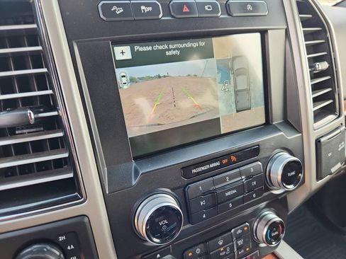 Used 2018 Ford F150 King Ranch w/ Equipment Group 601A Luxury AWD/4WD image 24