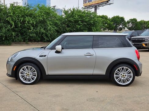Used 2024 MINI Cooper SE FWD image 9