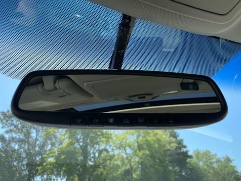 Used 2015 Toyota Sienna XLE Premium FWD image 38