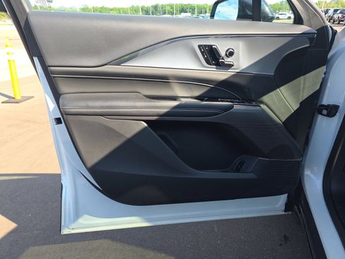 Used 2024 Cadillac Lyriq Tech RWD image 14