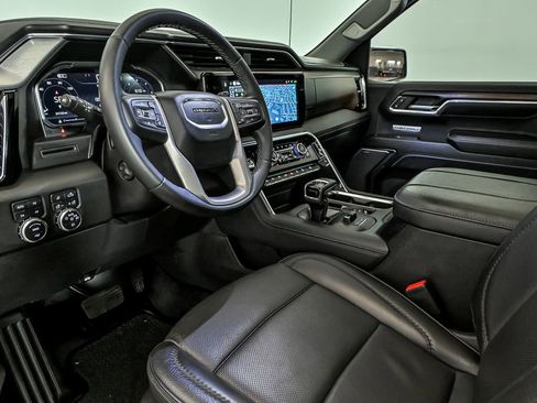 Used 2024 GMC Sierra 1500 Denali AWD/4WD image 12