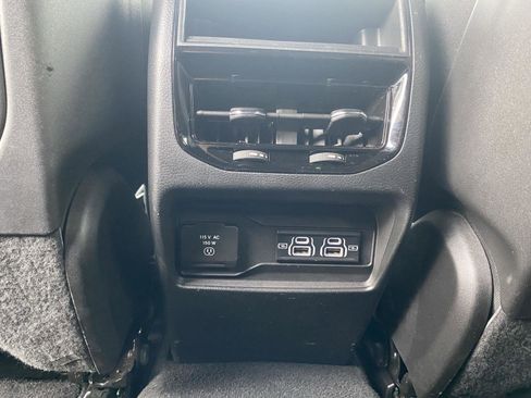 Used 2025 Jeep Grand Cherokee Altitude AWD/4WD image 31