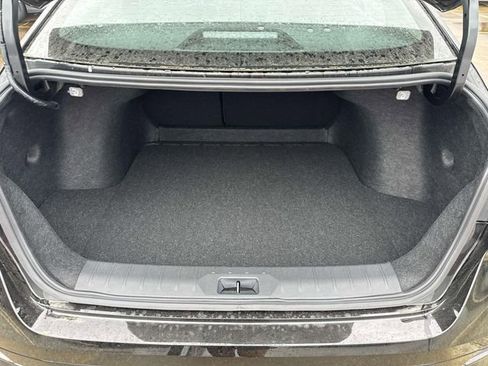 New 2026 Nissan Sentra SR w/ Floor Mat Package image 11