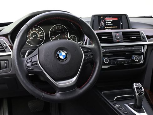 Used 2017 BMW 330i xDrive Sedan AWD/4WD image 12