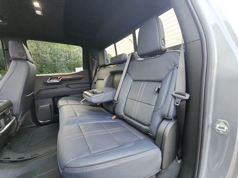 Used 2024 Chevrolet Silverado 1500 High Country w/ High Country Premium Package AWD/4WD image 20